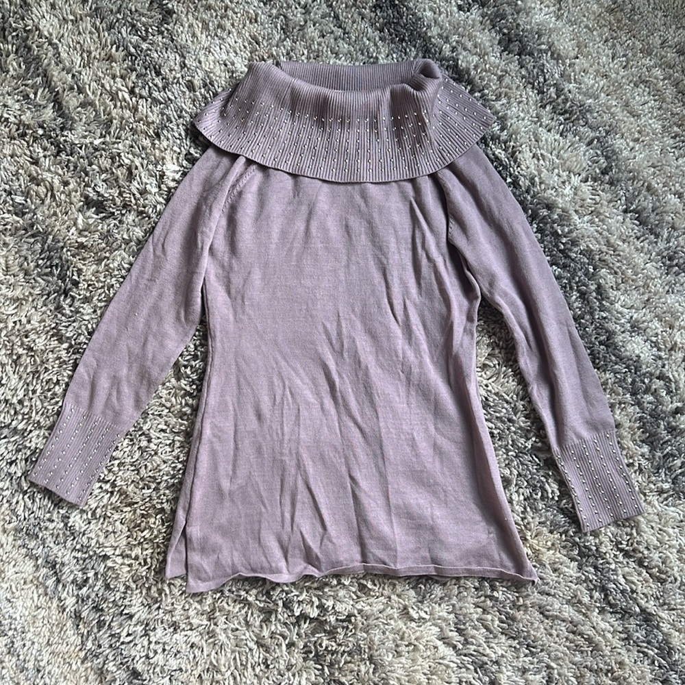 Beautiful Lavender Cowl/Turtleneck Top Long Sleeve Studded NWT Medium